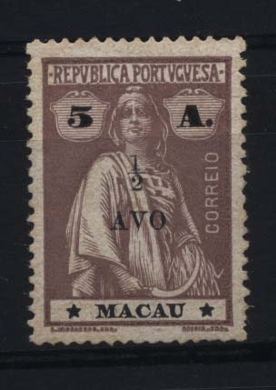 1611.jpg -     Lote:    1611            Macau       Descrição:         1919 &mdash; Ceres, com sobretaxa. CE243, &frac12; s/ 5 avos castanho claro, denteado 15x14, papel porcelana. Valor de catálogo &euro; 36,10.        *       Valor Base:     &euro; 5,00     Valor Venda:     &euro; 12,00     