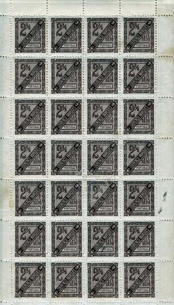 1675.jpg -     Lote:    1675            Lourenço Marques       Descrição:         1892/94 &mdash; D. Carlos I tipo Diogo Neto. CE&frac14;, 6/13. Série completa (com excepção do 20 reis) em folhas de 28 selos. Selos de 2 &frac12; reis, 80 reis e 300 reis com goma original sem charneira. Valor de catálogo &euro; 963,20.        ***/*       Valor Base:     &euro; 90,00     Valor Venda:     &euro; 90,00     