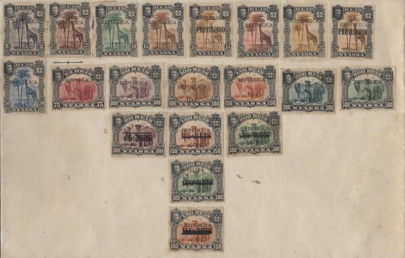 1692.jpg -     Lote:    1692            Companhia do Niassa       Descrição:         1918 &mdash; D. Carlos I, com sobretaxa e sobrecarga REPUBLICA. CE64/81. Sobrescrito de grandes dimensões com a série completa colada + selos CE79 e 81 com sobretaxas invertidas + CE80 com tripla impressão do traço. Valor de catálogo como usada sem considerar os erros &euro; 638,35.        Carta       Valor Base:     &euro; 200,00     Valor Venda:     &euro; 380,00     