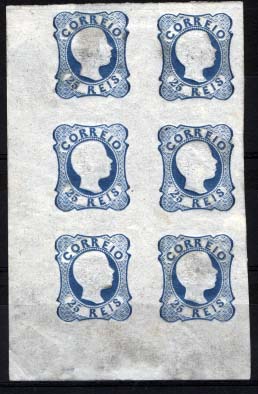 1981.jpg -     Lote:    1981            Portugal       Descrição:         Reimpressões de 1863. 1856/58 &mdash; D. Pedro V, cabelos anelados. CE12, 25 reis azul, linhas duplas. Bloco vertical de 6 reimpressões, canto de folha (as duas primeiras com sinal de charneira). MB e MR. Valor de catálogo &euro; 1.056,00.        R***       Valor Base:     &euro; 150,00     Valor Venda:     Retirado     