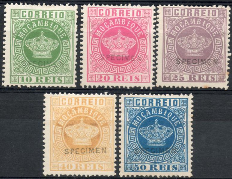 1997.jpg -     Lote:    1997            Moçambique       Descrição:         Reimpressões de 1885. 1881/85 &mdash; Tipo Coroa. Novas cores. CE10/14. Série completa com sobrecarga horizontal "SPECIMEN". Valor de catálogo &euro; 45,00.        R*       Valor Base:     &euro; 20,00     Valor Venda:     &euro; 70,00     