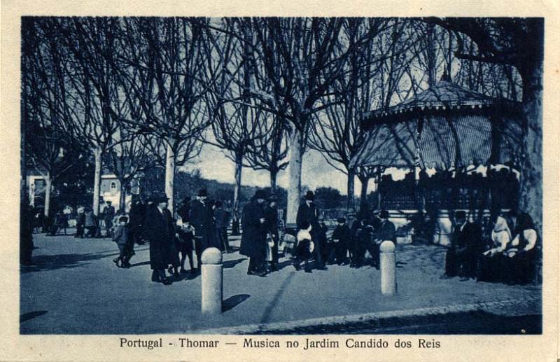 2239.jpg -     Lote:    2239      Lotes pelo Correio             Descrição:         Tomar &mdash; Lote de 3 postais ilustrados em azul: "Música no jardim Cândido dos Reis"; "Capela de S. Gregório"; Vila Thomé" e "Ponte, dia de chuva". Novos        PI       Valor Base:     &euro; 10,00     Valor Venda:     Retirado     