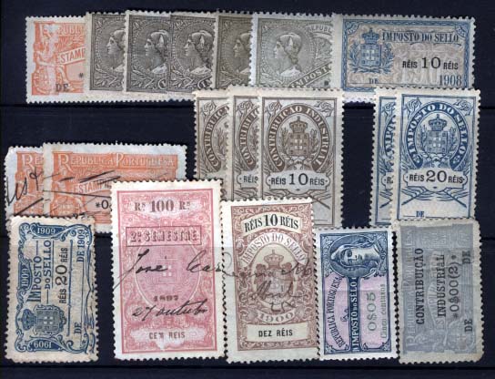 2273.jpg -     Lote:    2273      Lotes pelo Correio             Descrição:         Fiscais &mdash; Lote com 19 selos fiscais de Portugal (Imposto de selo e Contribuição Industrial        Lote       Valor Base:     &euro; 3,00     Valor Venda:     &euro; 3,00     