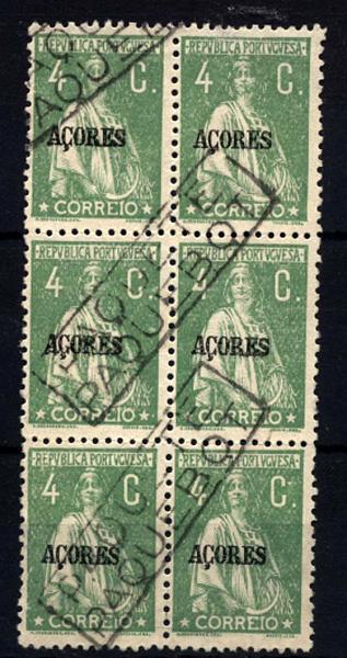 2278.jpg -     Lote:    2278      Lotes pelo Correio             Descrição:         Correio marítimo. Marcas de denominação de origem. 1918/21 &mdash; Ceres. Selos do Continente com sobrecarga AÇORES. CE169, 4C verde amarelo. Bloco vertical de 6 selos (3x2) obliterado com carimbos "PAQUETE / PAQUEBOT" Hosking 536 (40x12 mm).        O       Valor Base:     &euro; 5,00     Valor Venda:     &euro; 8,00     
