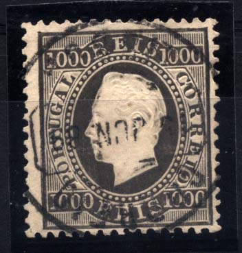 2350.jpg -     Lote:    2350      Lotes pelo Correio      Portugal       Descrição:         1884 &mdash; D. Luís I, fita direita. Nova cor e valor. CE67, 1000 reis preto, denteado 12 &frac12;, papel liso. Valor de catálogo &euro; 180,00.        O       Valor Base:     &euro; 20,00     Valor Venda:     &euro; 25,00     