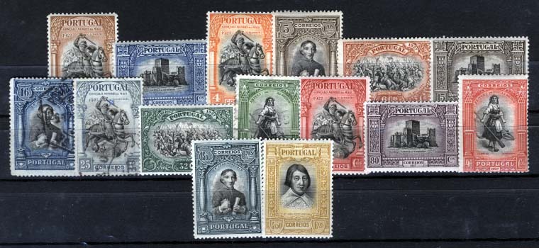 2385.jpg -     Lote:    2385      Lotes pelo Correio      Portugal       Descrição:         1926 &mdash; Independência de Portugal * 2.ª emissão. CE420/434. Série completa usada. Valor de catálogo &euro; 129,00.        O       Valor Base:     &euro; 15,00     Valor Venda:     Retirado     