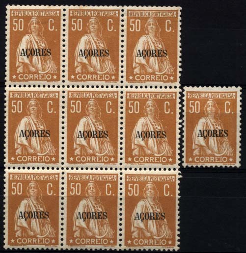 2475.jpg -     Lote:    2475      Lotes pelo Correio      Açores       Descrição:         1930/31 &mdash; Ceres. Gravura retocada. Selos de Portugal com sobrecarga "AÇORES". CE304, 50C bistre claro, denteado 12x11 &frac12;. Bloco de 9 selos (3x3) + selo isolado. Valor de catálogo &euro; 79,50.        ***/**       Valor Base:     &euro; 12,00     Valor Venda:     Retirado     