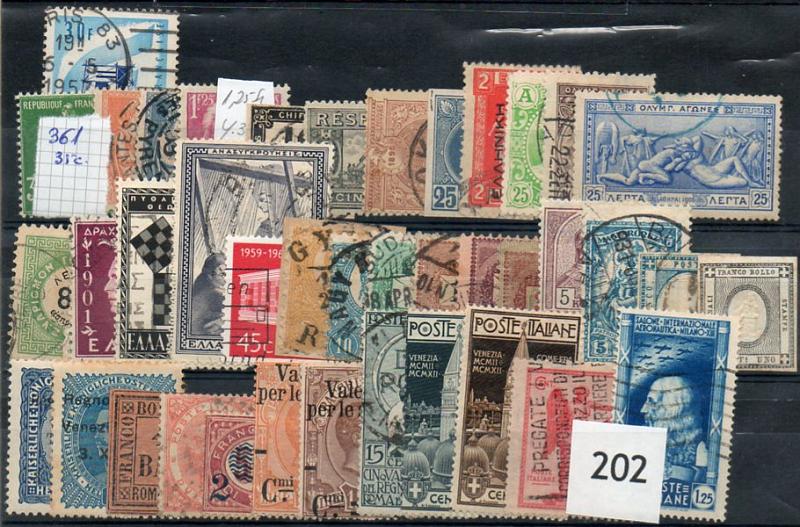2649.jpg -     Lote:    2649      Lotes pelo Correio             Descrição:      Europa (Países) *   Lote com 78 selos novos e usados, incluindo bons valores da França, Itália e Hungria. Valor aproximado de catálogo &euro; 700,00.        Lote       Valor Base:     &euro; 30,00     Valor Venda:     &euro; 33,00     