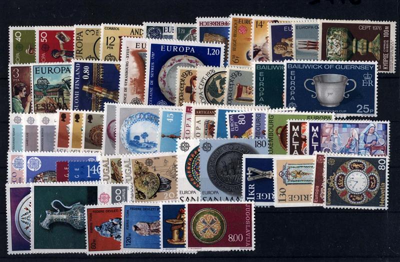 2671.jpg -     Lote:    2671      Lotes pelo Correio             Descrição:      Europa.   Lote composto por todos os selos emitidos nos países europeus em 1976 sobre o tema EUROPA. Falta selos da Islândia.        ***       Valor Base:     &euro; 20,00     Valor Venda:     Retirado     