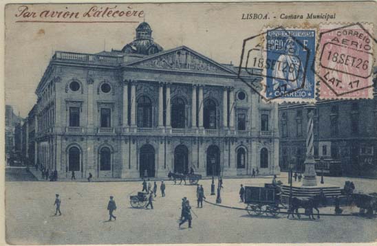 0842.jpg -     Lote:    842            Correio Aéreo       Descrição:         1926 (19.09) &mdash; 1.º Voo Lisboa &mdash;Tanger &mdash; Paris pela Latacoére. Postal ilustrado com selos de 1$60 e 3$00 tipo Ceres CE291 e 294 obliterados com carimbo comemorativo do voo datado de 18.09.26. Souvenir provavelmente voado ao cuidado do remetente, com informações, no verso, sobre o itinerário do voo.        PI       Valor Base:     &euro; 30,00     Valor Venda:     &euro; 110,00     
