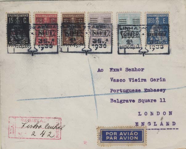 0849.jpg -     Lote:    849            Correio Aéreo       Descrição:         1936 (03.02) &mdash; Primeira expedição regular Lisboa &mdash; Londres pela Crilly Airways. Sobrescrito circulado registado de Lisboa (03.02.36) para Londres, com selos tipo Ceres sobretaxados CE477, 479, 483 e 487 + selos tipo Ceres com sobrecarga "Revalidado" de 15c e 1$60 CE489 e 492. Selos obliterados com carimbo comemorativo batido a preto. MB.         Aéreo       Valor Base:     &euro; 100,00     Valor Venda:     &euro; 170,00     