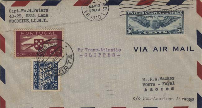 0856.jpg -     Lote:    856            Correio Aéreo       Descrição:         1940 (19.03) &mdash; Pelo Yankee Clipper. Sobrescrito remetido de Baltimore (19.03.40) para a Horta (21.03.40) e devolvida ao remetente com nova franquia  de 5$25, composta por selos de 5$00 CE CA6 e $25 CE570 num total de 5$25 de acordo com a tabela em vigor em 01.01.40 aprovada pela circular n.º 267 de 14.12.39 &mdash; Regime extra-europeu. Marca batida a violeta "By Trans-Atlantic / - CLIPPER &mdash;".        Aéreo       Valor Base:     &euro; 15,00     Valor Venda:     Retirado     