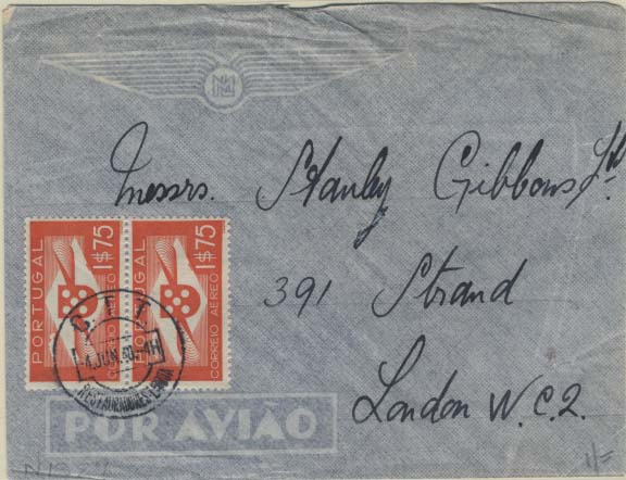 0859.jpg -     Lote:    859            Correio Aéreo       Descrição:         1940 (05.06) &mdash; 1.º serviço aéreo britânico de Londres para Lisboa (retorno) no período de guerra. Sobrescrito circulado de Lisboa (04.06.40) para Londres com dois selos CE CA2. B e R.        Aéreo       Valor Base:     &euro; 75,00     Valor Venda:     &euro; 95,00     