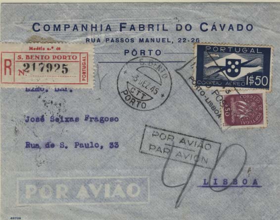0870.jpg -     Lote:    870            Correio Aéreo       Descrição:         1945 (03.12) &mdash; 1.º Voo Porto-Lisboa. Sobrescrito circulado registado do Porto (03.12.45) para Lisboa (03.12.45) com selos CE623 e CE CA1. Carimbo comemorativo batido a preto.        Aéreo       Valor Base:     &euro; 8,00     Valor Venda:     Retirado     