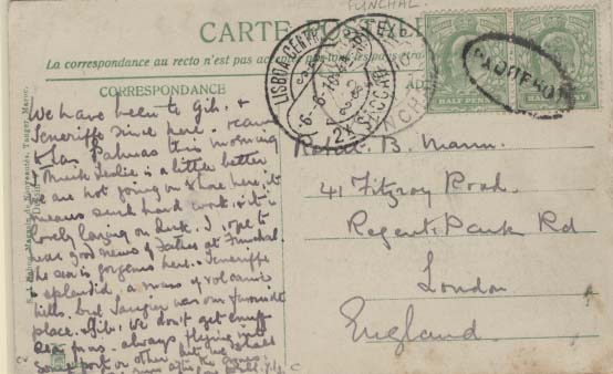 0906.jpg -     Lote:    906            Correio marítimo       Descrição:         Correio marítimo. Postal ilustrado lançado a bordo de paquete inglês com dois selos de &frac12; penny, com destino a Londres, entregue no primeiro porto de escala Funchal (02.06.10) com trânsito por Lisboa (06.06.10). Selos obliterados com carimbo batido a preto "PAQUEBOT" do Funchal (Hosking 1239). MB e R.        PI       Valor Base:     &euro; 25,00     Valor Venda:     &euro; 50,00     