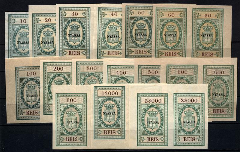 0655.jpg -     Lote:    655            Fiscais        Descrição:         Fiscais. 1898 &mdash; Armas do Reino. Estampilhas de Moçambique com sobrecarga NYASSA. Lote composto por 15 pares horizontais de estampilhas dos valores de: 10, 20, 30, 40, 50, 60, 100, 200, 300, 400, 500, 600, 800 reis, 1$000 e 2$000. MB e R.        *       Valor Base:     &euro; 50,00     Valor Venda:     Retirado     