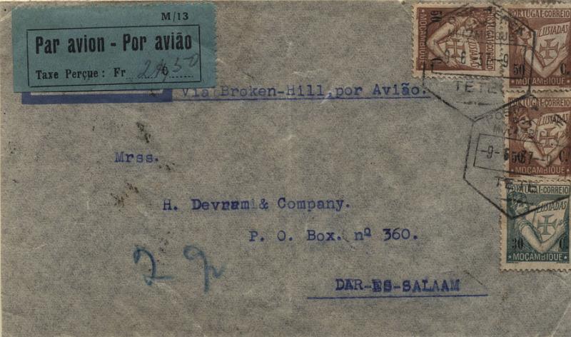 0701.jpg -     Lote:    701      Correio Aéreo      Moçambique       Descrição:         1936 &mdash; Sobretaxa do correio aéreo. Legenda "Taxe Perçue". Sobrescrito circulado por via aérea de Tete (09.06.37) para Dar-es-Salam (14.06.37) com trânsito por Broken Hill (10.06.37). Selos tipo Lusíadas de 30c e 3x50c (porte correio ordinário) + etiqueta M/13 CE SCA5 com o porte da sobretaxa aérea manuscrito de 2$50.        Aéreo       Valor Base:     &euro; 20,00     Valor Venda:     &euro; 20,00     