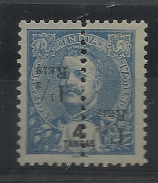 0881.jpg -     Lote:    881            Índia       Descrição:         1911/13 &mdash; D. Carlos I tipo Mouchon, perfurados ao meio e com sobretaxa. CE218, 1 &frac12; reis s/ 4T azul s/ azul, sobrecarga A. Selo completo com a sobretaxa invertida.        *       Valor Base:     &euro; 15,00     Valor Venda:     &euro; 16,00     