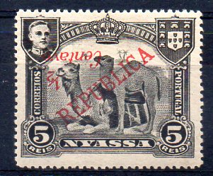 1009.jpg -     Lote:    1009            Companhia do Niassa       Descrição:         1922 &mdash; D. Manuel II, com sobretaxa e sobrecarga REPUBLICA, tipografada em Londres. CE95, &frac12; c s/ 5 reis. Selo com a sobretaxa invertida.        **       Valor Base:     &euro; 15,00     Valor Venda:     &euro; 25,00     