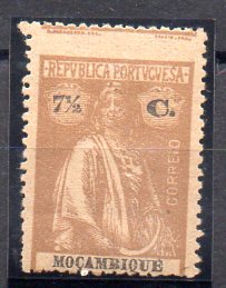 2313.jpg -     Lote:    2313      Lotes pelo Correio       Moçambique       Descrição:         1912 &mdash; Ceres. CE170, 7 &frac12; c bistre, denteado 15x14, papel liso. Selo com o denteado deslocado.        **       Valor Base:     &euro; 4,00     Valor Venda:     &euro; 7,00     