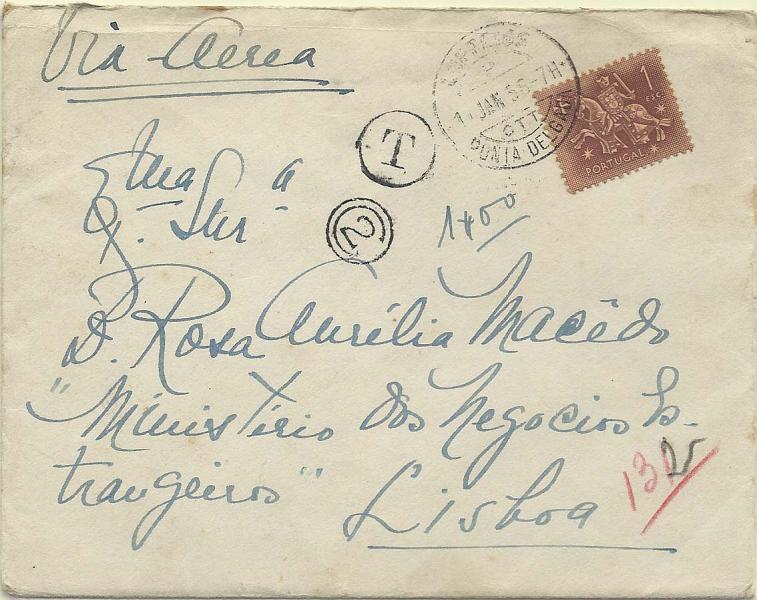 0694.jpg -     Lote:    694            Portugal        Descrição:         Porteado. 1940 &mdash; Algarismo ladeado de ramos. Sobrescrito circulado de Ponta Delgada (11.01.56) para Lisboa (16.01.56). Insuficientemente franquiado foi porteado com selo de 1E CE POR62. Carimbos de controlo "2" batidos a preto.         Carta       Valor Base:     &euro; 15,00     Valor Venda:     Retirado     