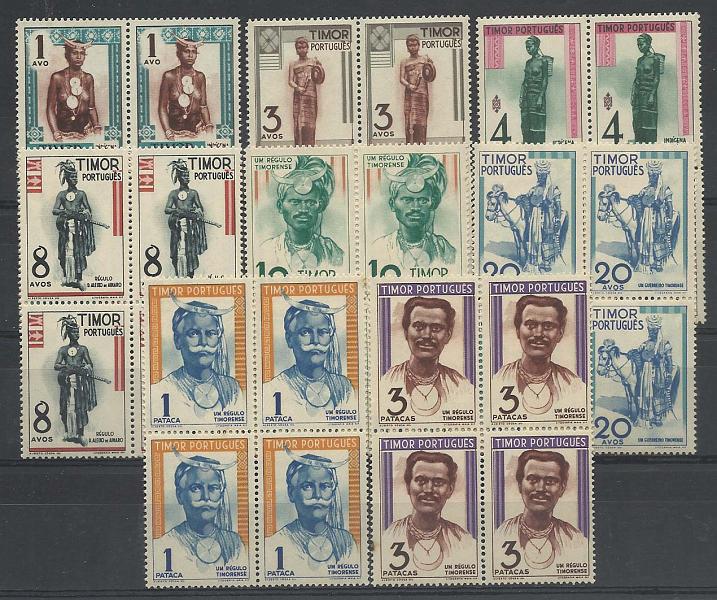 1754.jpg -     Lote:    1754            Timor        Descrição:         1948 &mdash; Tipos Indígenas. CE26&frac12;68. Série completa em quadras. Um dos selos das quadras de 1P e 3P com ponto de ferrugem. Valor de catálogo &euro; 668,00.         ***       Valor Base:     &euro; 50,00     Valor Venda:     &euro; 70,00       
