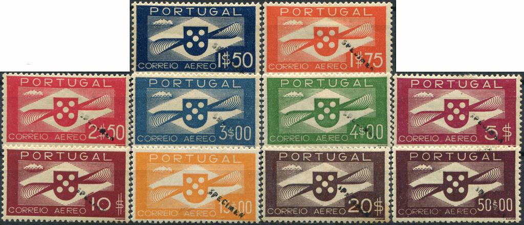 135.jpg -     Lote:    135                   Descrição:         1936/41 &mdash; Correio aéreo. Hélice. MF CA 1/10. Série completa com sobrecarga oblíqua a preto "SPECIMEN". Exemplares novos com goma original, sinal de charneira e dois selos com duas pequenas manchas no verso.         **       Valor Base:     &euro; 125,00     Valor Venda:     &euro;      