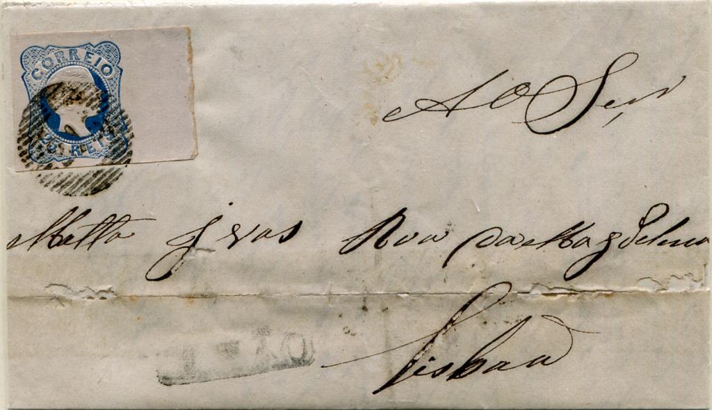 239.jpg -     Lote:    239                   Descrição:         1856/58 &mdash; D. Pedro V. Cabelos anelados. MF12, 25 reis azul, cunho II (linhas duplas), bordo de folha, com margens de luxo a normal, em carta circulada de S. Brás / Olhão (27.12.56) para Lisboa (31.12.56), obliterado com carimbo numérico da 1.ª reforma (215 &mdash; OLHÃO), tipo 5.10.5, raridade 4, e nominativo pré-adesivo "OLHÃO", também batido a preto. Exemplar, muito bonito sem reparações e com dobra horizontal não afetando o selo.         Carta       Valor Base:     &euro; 60,00     Valor Venda:     &euro;      