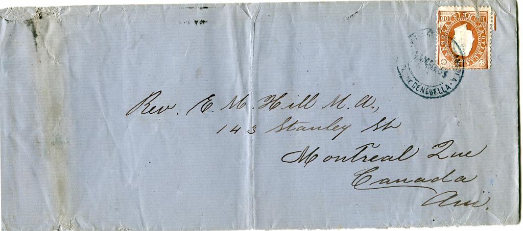 322.jpg -     Lote:    322                   Descrição:         1886 &mdash; D. Luís I. Fita direita. MF21, 100 reis castanho, papel porcelana, denteado 12 Ÿ, em sobrescrito circulado de Benguela (13.03.95) para Montreal (21.04.95), com trânsito por Lisboa (10.04.95). Porte simples de 100 reis para cartas circuladas de Angola para o Estrangeiro com o peso até 15g. Exemplar sem reparações com alguns defeitos no selo. Transportado até Lisboa pelo Paquete Ambaca.         Carta       Valor Base:     &euro; 100,00     Valor Venda:     &euro;      