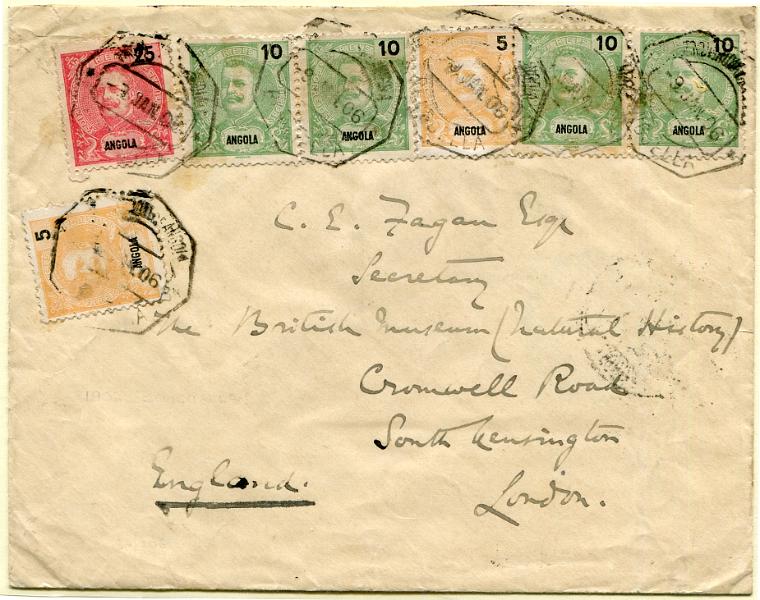 331.jpg -     Lote:    331                   Descrição:         1898/1903 &mdash; D. Carlos I Mouchon + D. Carlos I Mouchon, novas cores e valores. Sobrescrito circulado de Benguela (09.01.06) para Londres (12.02.06), com trânsito por Lisboa (07.02.00) com selo de 2x5 reis, 4x10 reis e 25 reis, MF39/40 e 80, no total de 75 reis, para pagar o porte simples de 65 reis para países pertencentes à UPU (excesso de 10 reis). Exemplar sem defeitos nem reparações, transportado até Lisboa pelo Paquete CABO VERDE.         Carta       Valor Base:     &euro; 40,00     Valor Venda:     &euro;      