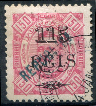364.jpg -     Lote:    364                   Descrição:         1914 &mdash; D. Carlos I, tipo Diogo Neto, com sobretaxa. Selos de 1902 com sobrecarga REPUBLICA tipografada localmente. MF172a, 115 reis s/ 150 reis, carmim s/ rosa, papel porcelana, denteado 11 &frac12;. Exemplar sem reparações, com um canto curto e um pequeno ponto de adelgaçamento, com impressão parcial da sobrecarga e com boa cor. Certificado de peritagem de J. Miranda da Mota. Valor de catálogo &euro; 300,00.         O       Valor Base:     &euro; 50,00     Valor Venda:     &euro;      