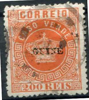 457.jpg -     Lote:    457                   Descrição:         1879/82 &mdash; Coroa. Selos de Cabo Verde, com sobrecarga GUINÉ pequena * Não emitidos. MF8, 200 reis laranja, denteado 12 Ÿ, usado. Exemplar sem defeitos nem reparações. Certificado de peritagem do INEXFIP. Valor de catálogo &euro; 1.000,00.         O       Valor Base:     &euro; 200,00     Valor Venda:     &euro;      