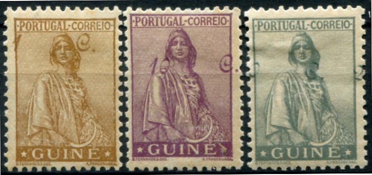 488.jpg -     Lote:    488                   Descrição:         1933 &mdash; Ceres. Novo tipo. Papel filigranado. MF204, 206 e 208, 1c bistre, 10c violeta e 20c cinzento. Exemplares sem goma, sem defeitos nem reparações, com IMPRESSÃO DESLOCADA dos valores.         *       Valor Base:     &euro; 30,00     Valor Venda:     &euro;      