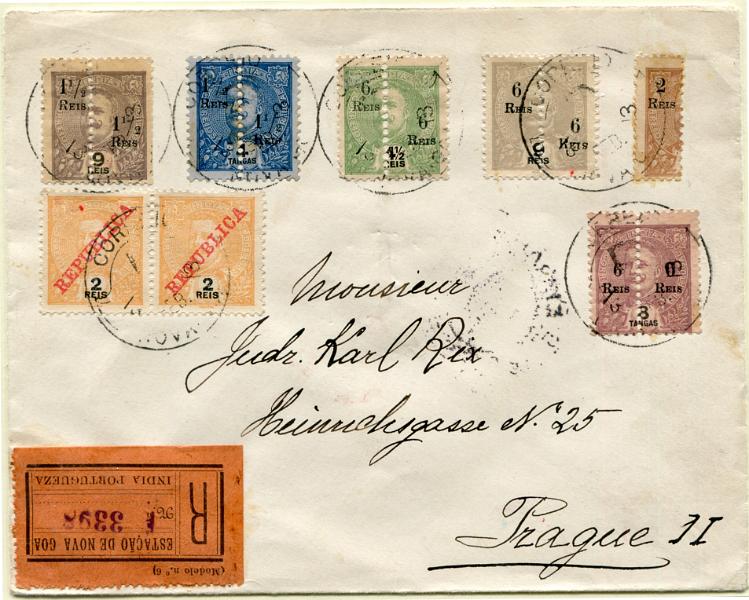 569.jpg -     Lote:    569                   Descrição:         1911/13 - D. Carlos I Mouchon. Selos de 1898/1900 e 1903, perfurados ao meio e com sobretaxa em cada metade + D. Carlos I Mouchon, com sobrecarga REPUBLICA da Casa da Moeda. Sobrescrito circulado registado de Nova Goa para Praga (01.03.13), com selos inteiros de 1 &frac12; s/ 9 reis MF217 + 1 &frac12; reis s/ 4Tg MF218, 6 s/ 4 &frac12; reis MF220, 6 s/ 9 reis, com "S" invertido MF221d, todos com a sobrecarga tipo A + 6 reis s/ 8Tg MF237, sobrecarga B + metade selo 2r s/ 2 &frac12; reis MF234 + par de 2 reis MF202.. Exemplar sem defeitos nem reparações.         Carta       Valor Base:     &euro; 60,00     Valor Venda:     &euro;      