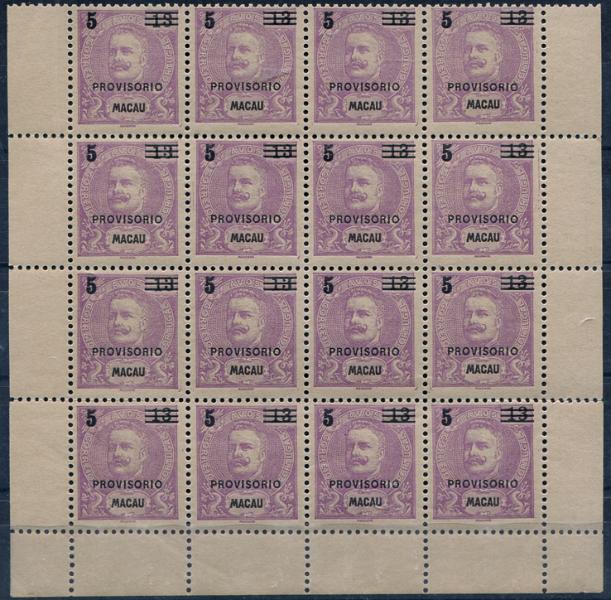 611.jpg -     Lote:    611                   Descrição:         1899 &mdash; D. Carlos I, com sobretaxa e sobrecarga PROVISÓRIO. MF91, 5 avos s/ 13 avos lilás vivo. Bloco com 16 selos, com goma original sem sinal de charneira, sem defeitos nem reparações. Valor de catálogo &euro; 240,00.         ***       Valor Base:     &euro; 50,00     Valor Venda:     &euro;      