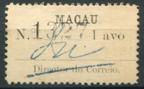 621.jpg -     Lote:    621                   Descrição:         1911 &mdash; Etiqueta. Tipografada localmente, rúbrica a azul e com numeração individual. MF147, 1 avo preto, papel avergoado, denteado 12 de linha. Exemplar sem defeitos nem reparações. Valor de catálogo &euro; 540,00.         *       Valor Base:     &euro; 125,00     Valor Venda:     &euro;      