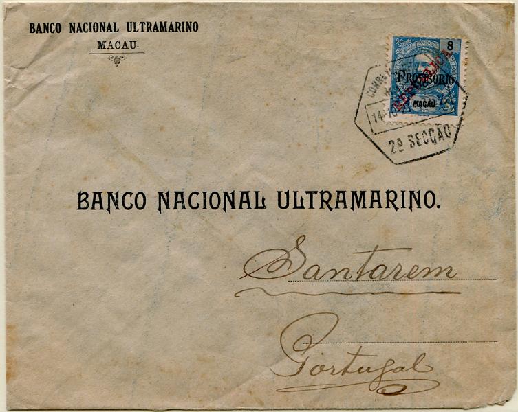654.jpg -     Lote:    654                   Descrição:         1915 &mdash; D. Carlos I Mouchon, "PROVISORIO", com sobrecarga REPUBLICA da Casa da Moeda. MF240, 8 avos azul, papel liso, em sobrescrito circulado de Macau (14.10.21) para Santarém (28.11.21). Exemplar bonito, sem defeitos nem reparações.          Carta       Valor Base:     &euro; 75,00     Valor Venda:     &euro;      