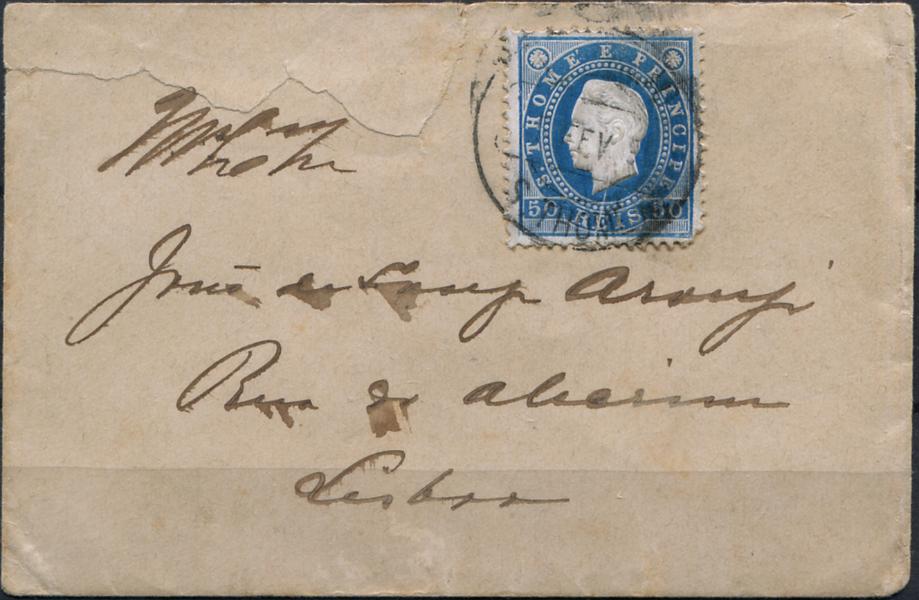759.jpg -     Lote:    759                   Descrição:         1887 &mdash; D. Luís I. Fita direita. MF20b, 50 reis azul, denteado 12 Ÿ, papel porcelana em sobrescrito circulado de S. Tomé (??.02.95) para Lisboa (25.02.95). Exemplar com rasgão reparado no sobrescrito e com dobra e dente curto no selo.         Carta       Valor Base:     &euro; 50,00     Valor Venda:     &euro;      