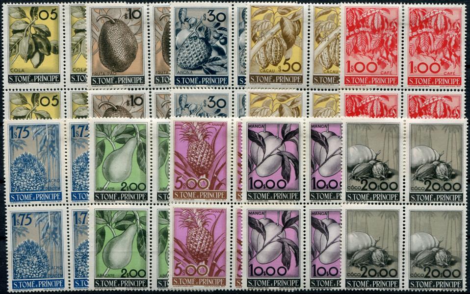 779.jpg -     Lote:    779                   Descrição:         1948 &mdash; Frutos de S. Tomé e Príncipe. MF337/346. Série completa em quadras. Exemplares com goma original com os dois selos superiores com sinal de charneira e os dois inferiores sem sinal de charneira. Valor de catálogo &euro; 910,00.         ***/**       Valor Base:     &euro; 180,00     Valor Venda:     &euro;      