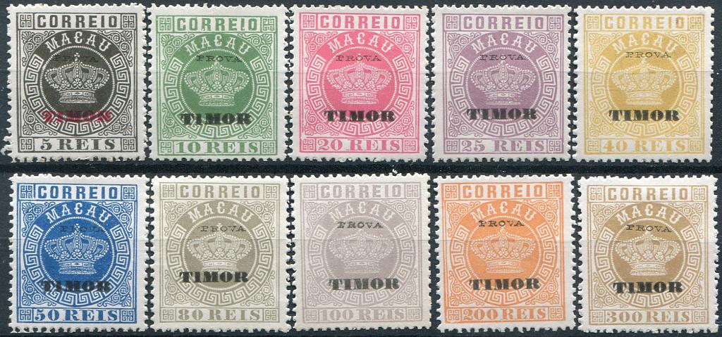 785.jpg -     Lote:    785                   Descrição:         Reimpressões de 1885. 1886 &mdash; Coroa. Selos de Macau com a sobrecarga TIMOR. MF 1/10. Série completa de reimpressões de 1885 em denteado 13 &frac12;, com a sobrecarga "PROVA" pequena. Valor de catálogo &euro; 400,00.         R*       Valor Base:     &euro; 80,00     Valor Venda:     &euro;      