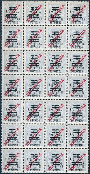 790.jpg -     Lote:    790                   Descrição:         1920 &mdash; D. Carlos I, de 1913, com sobretaxa. MF191, &frac12; avo s/ 5 avos s/ 50 reis azul claro, papel porcelana, denteado 11 Ÿ. Folha completa com 28 selos, novos sem goma como emitidos, com boa cor, sem reparações e sem defeitos relevantes. Com as habituais variedades da sobretaxa, com relevância para a quase omissão de duas barras no 27.º selo. Certificado de peritagem de Leilões P. Dias, Lda. Valor de catálogo &euro; 1.820,00.         *       Valor Base:     &euro; 300,00     Valor Venda:     &euro;      
