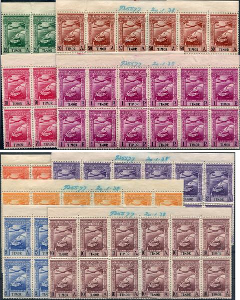 803.jpg -     Lote:    803                   Descrição:         1938 &mdash; Correio Aéreo. Império Colonial Português. MF CA 1/9. Série completa em blocos de 20 provas da 1.ª tiragem da emissão realizada em 20.01.1938, com goma original, pertencentes ao arquivo da empresa impressora dos selos "BRADBURY WILKINSON & C.º. Todas os blocos com inscrições manuscritas a azul com o n.º da obra "735577" e a data da realização da 1.ª tiragem "20.1.38". Exemplares raros, com goma original sem sinal de charneira, com boa cor, sem defeitos ou reparações. Valor de catálogo dos selos &euro; 2.400,00         PRV       Valor Base:     &euro; 250,00     Valor Venda:     &euro;      