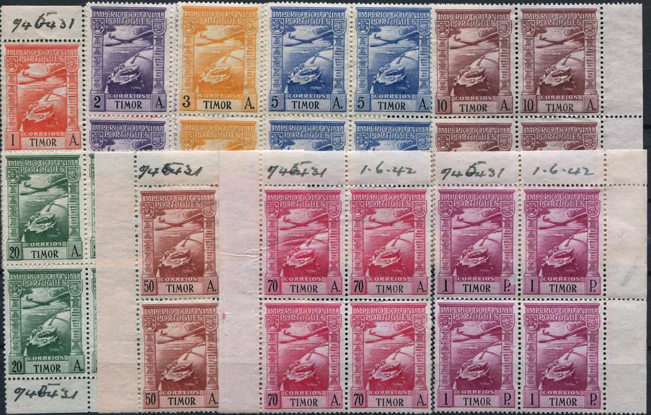 805.jpg -     Lote:    805                   Descrição:         1938 &mdash; Império Colonial Português. MF CA 1/9. Série completa em quadras, com provas da 4.ª tiragem da emissão realizada em 1.6.42, com goma original com alguns defeitos, pertencentes ao arquivo da empresa impressora dos selos "BRADBURY WILKINSON & C.º. Todas as quadras com inscrições manuscritas a azul com o n.º da obra "745431" e a data da realização da 3.ª tiragem "1.6.42". Exemplares raros, com boa cor, sem defeitos ou reparações.         PRV       Valor Base:     &euro; 200,00     Valor Venda:     &euro;      