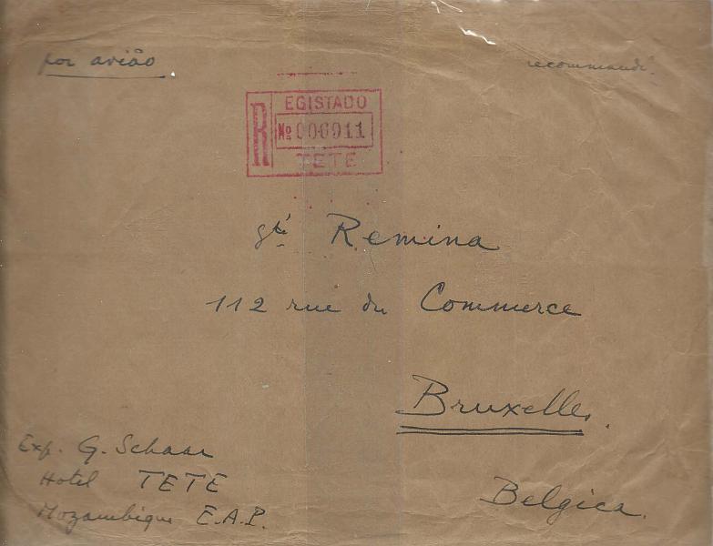0266.jpg -     Lote:    266            Moçambique       Descrição:         1934/38 &mdash; Lusíadas + Império Colonial Português + Centenário de Lourenço Marques. Sobrescrito circulado de Tete para a Bélgica, com quadra de 85c carmim CE282 + quadra de15c CE292 e par de 20$00 CE315.        Carta       Valor Base:     &euro; 50,00     Valor Venda:     Retirado     