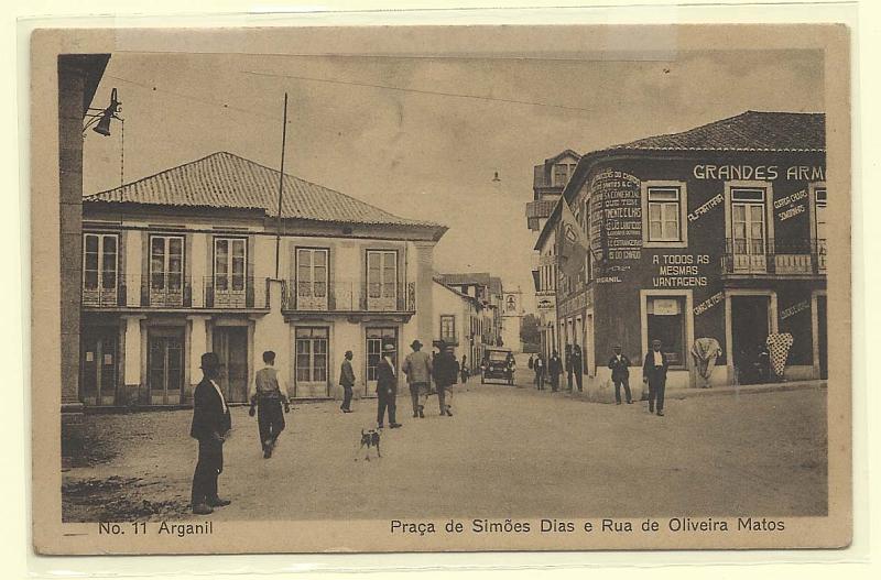 0539.jpg -     Lote:    539                   Descrição:         Arganil. Praça de Simões Dias e Rua de Oliveira Matos. Em primeiro plano Delegação dos Grandes Armazéns do Chiado.. Novo.        PI       Valor Base:     &euro; 12,00     Valor Venda:     Retirado     