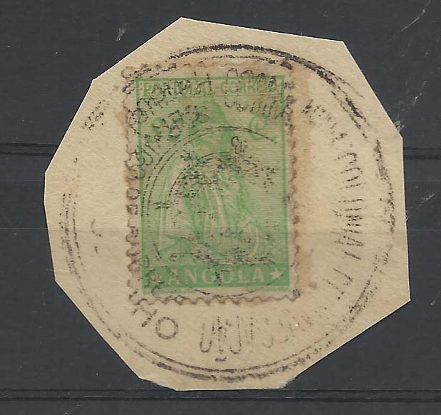 0644.jpg -     Lote:    644      Correio Marítimo      Angola       Descrição:         Carimbos de paquetes portugueses. 1932 &mdash; Ceres. Novo tipo. CE239, 80c verde esmeralda sobre fragmento obliterados com carimbo batido a preto do "PAQUETE MOUZINHO".        FRG       Valor Base:     &euro; 15,00     Valor Venda:     Retirado     