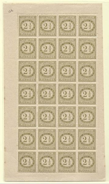 0903.jpg -     Lote:    903            Portugal       Descrição:         1876 &mdash; Jornaes. CE48, 2 &frac12; reis, verde oliva, denteado 12 172, papel liso. Folha completa de 28 selos. Valor de catálogo &euro; 938,00.        ***       Valor Base:     &euro; 100,00     Valor Venda:     &euro; 160,00       
