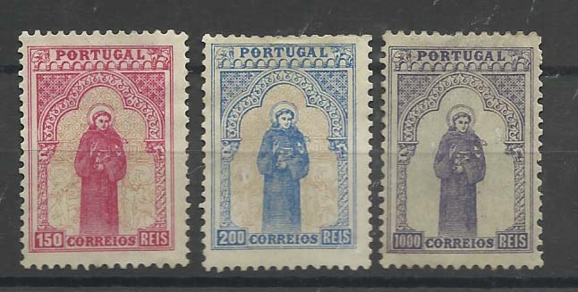 0953.jpg -     Lote:    953            Portugal       Descrição:         1895 &mdash; 7.º Centenário do Nascimento de S. António. CE121, 122 e 125. Lote de 3 selos de 150, 200 e 1.000 reis. Valor de catálogo &euro; 1.126,00.        RG**       Valor Base:     &euro; 100,00     Valor Venda:     &euro; 120,00       