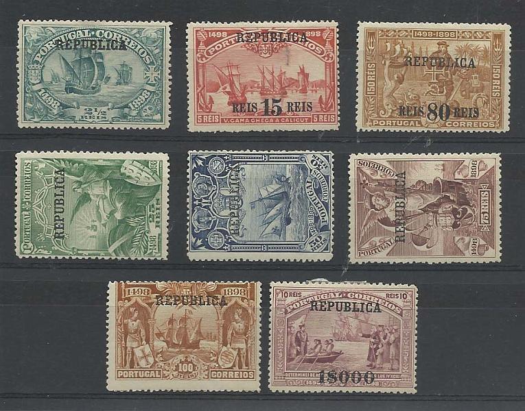 0968.jpg -     Lote:    968            Portugal       Descrição:         1911 &mdash; 4.º Centenário do Descobrimento do caminho Marítimo para a Índia, com sobrecarga REPUBLICA sobre selos postais do Continente. CE184/91. Série completa. Valor de catálogo &euro; 216,00.        **       Valor Base:     &euro; 22,00     Valor Venda:     &euro; 36,00       