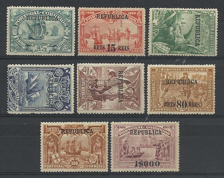 0969.jpg -     Lote:    969            Portugal       Descrição:         1911/12 &mdash; 4.º Centenário do Descobrimento do Caminho Marítimo para a Índia com sobrecarga REPUBLICA sobre selos do Continente. CE184/91. Série completa. Valor de catálogo &euro; 216,00.        **       Valor Base:     &euro; 22,00     Valor Venda:     &euro; 46,00       